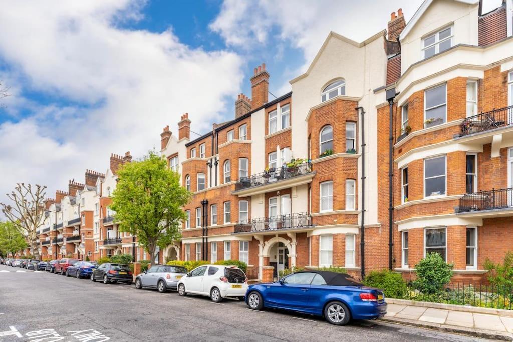Spacious Flat With Huge Patio In *