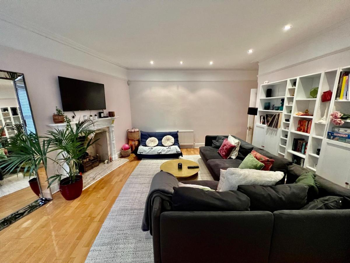 Spacious Flat With Huge Patio In Appartamento *