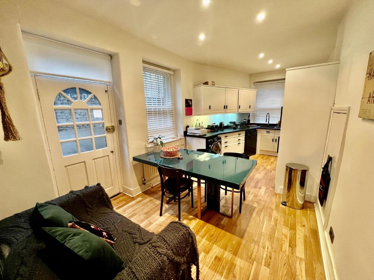 Appartamento Spacious Flat With Huge Patio In