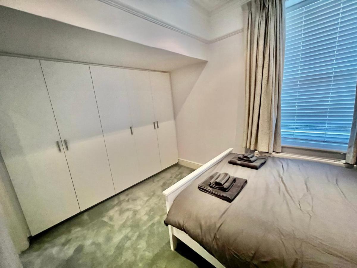 Appartamento Spacious Flat With Huge Patio In *