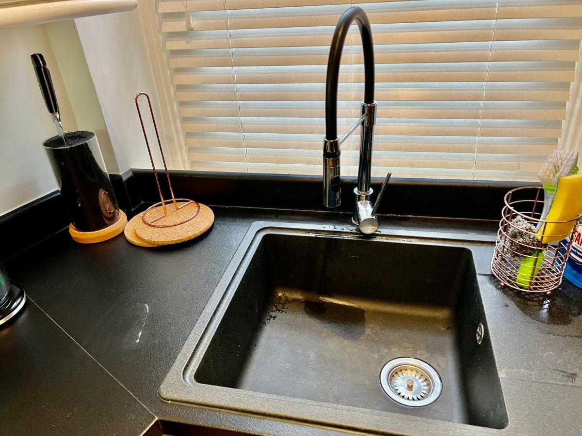Appartamento Spacious Flat With Huge Patio In *